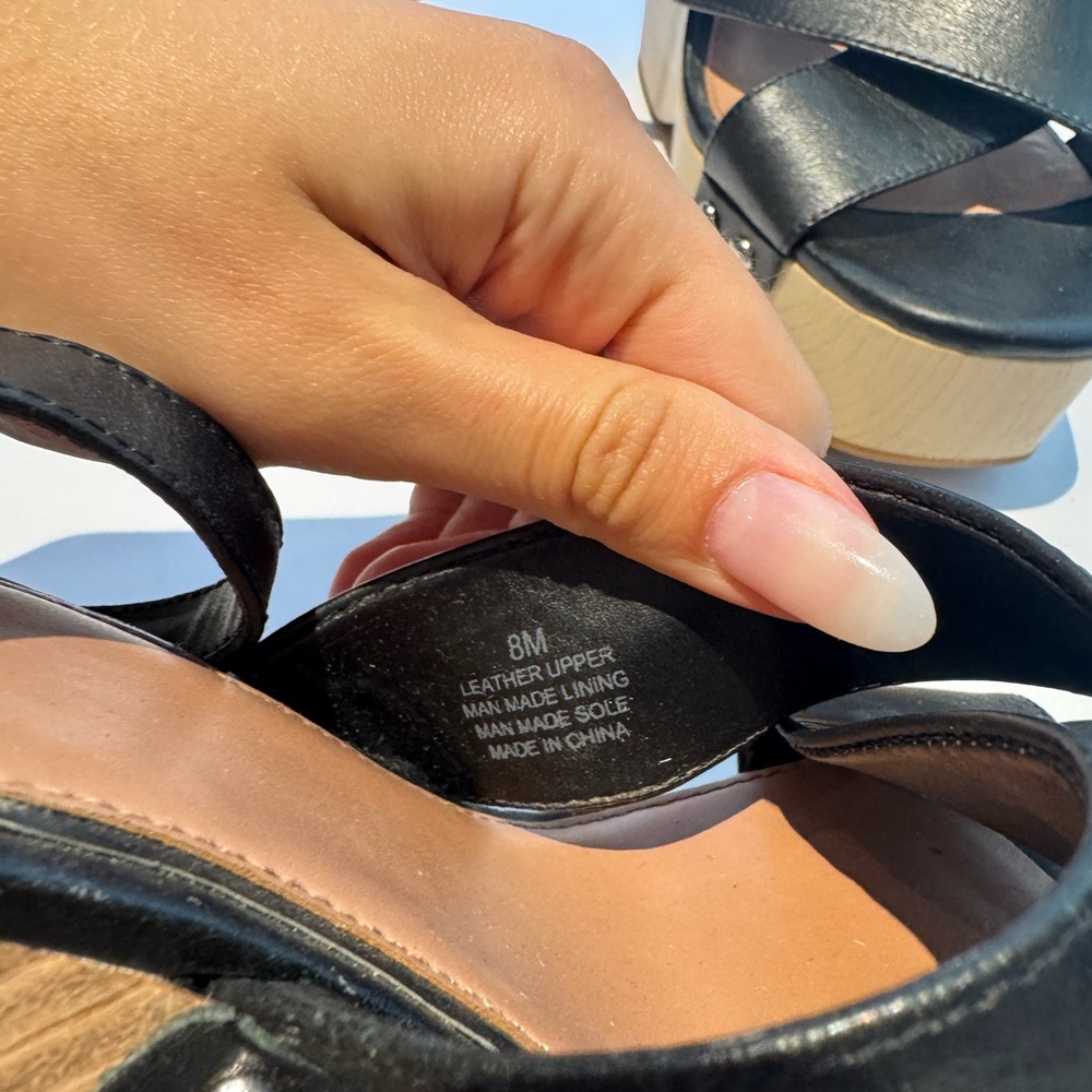 Gianni Bini Black Leather Wedge Sandals - Picture 6 of 6